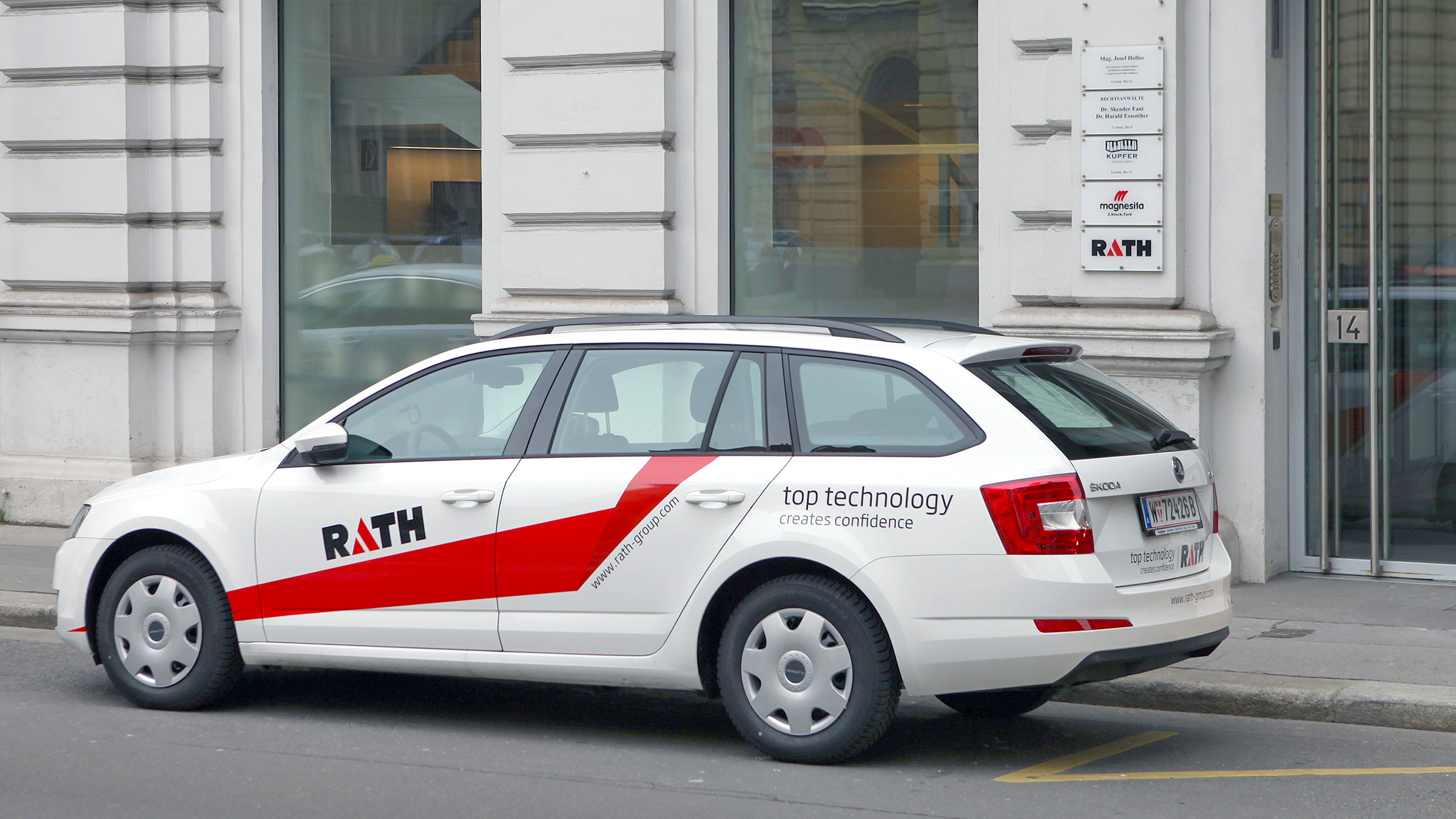 Titanweiss, Grafikstudio, Hanfthal, Weinviertel, Corporate Design, Rath, Autobeklebung