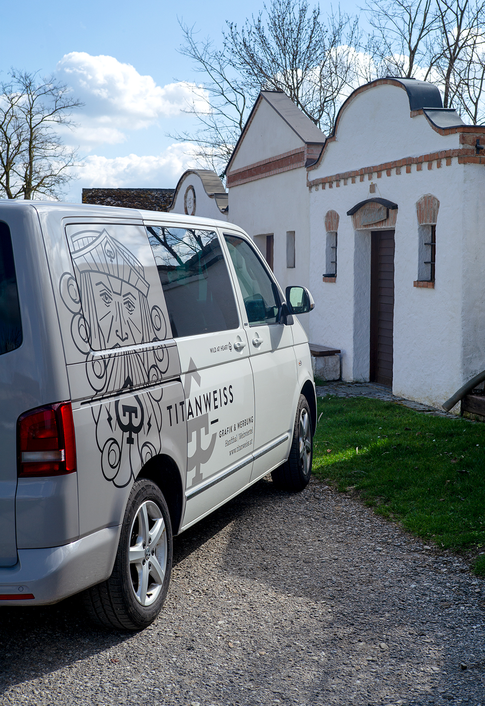 Titanweiß Designagentur Weinviertel Autobeklebung