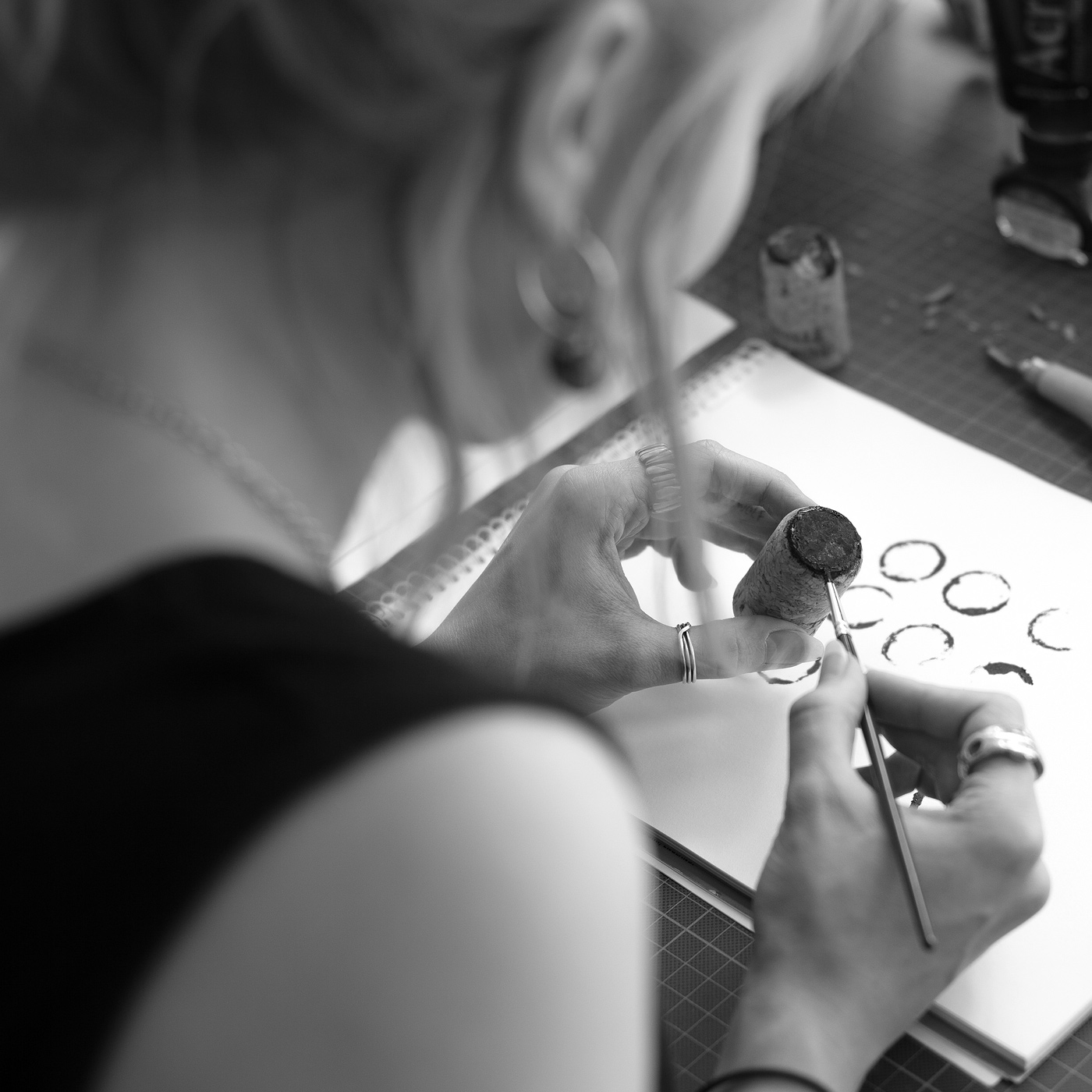 Titanweiss, Grafikstudio, Hanfthal, Weinviertel, Etikettendesign, Sektmanufaktur Harkamp, Weinflasche, Detail