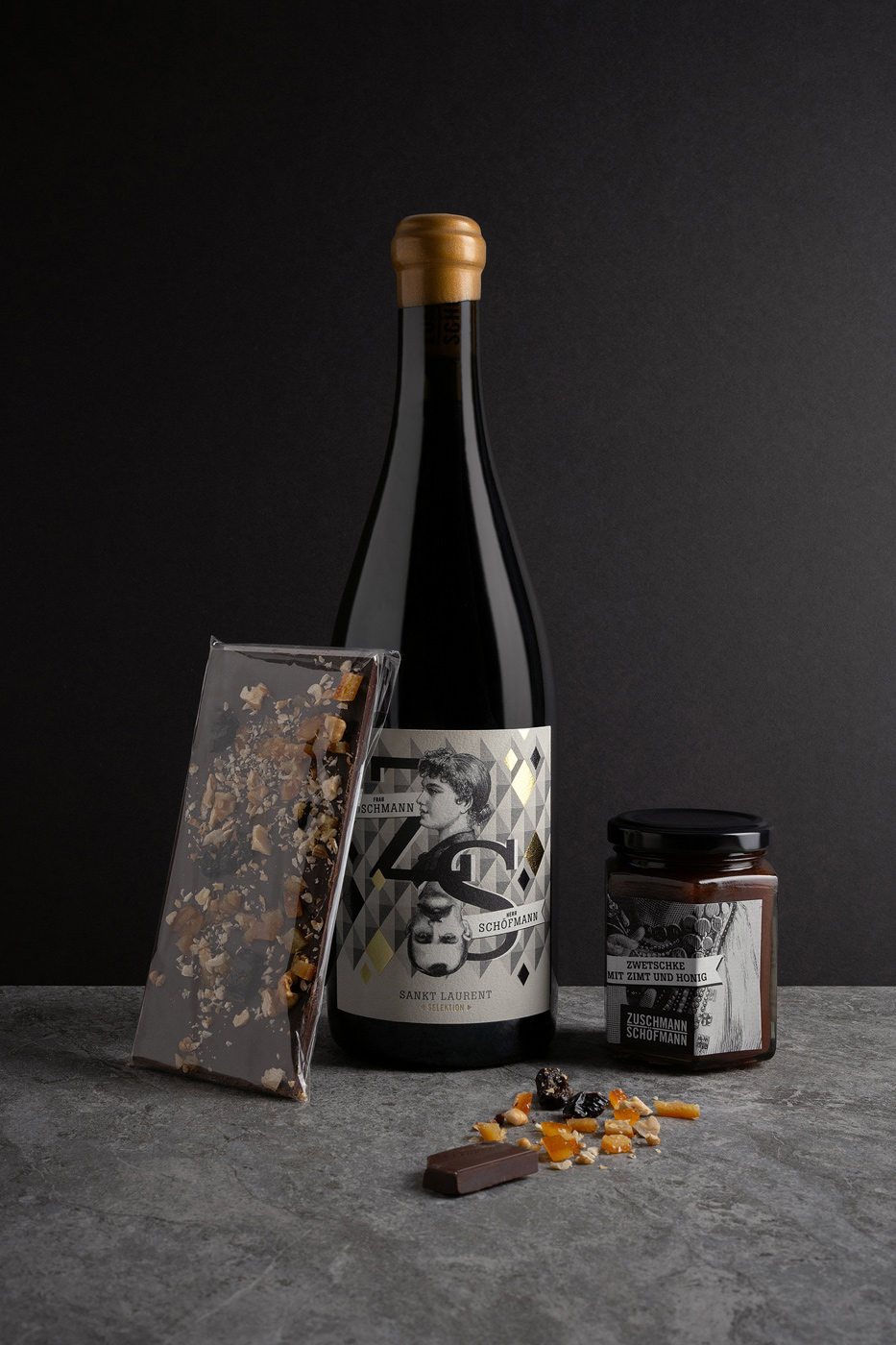 Titanweiss, Grafikstudio, Hanfthal, Weinviertel, Etikettendesign,  Weingut-Zuschmann-Schöfmann, Weinflasche